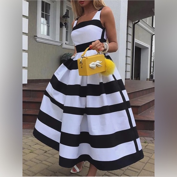 Black and white full circle dress size 12 - Picture 2 of 7